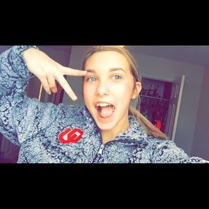 Meet your Posher, Olivia